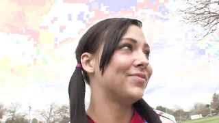 Cheerleader bimbos wird vom Trainer gebumst