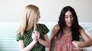 Sweet Blonde and a sexy Dark Hair - The Right Chemistry
