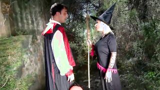 Vor der Halloween Party nochmal richtig gefickt