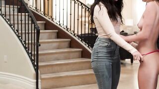 Sexy Jane Wilde sipped Chanel Camrynâs dark pussy