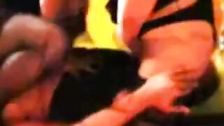 Deutscher Amateur-Dreier mit einer MILF-Nachbarin