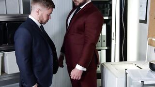 Muscle stud Derek bolt deep fucking Gabriel Cross with powerful thrusts