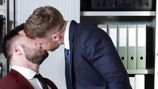 Muscle stud Derek bolt deep fucking Gabriel Cross with powerful thrusts