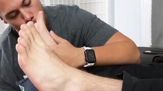 Nathan L melts under Dan Edward's toe sucking expertise