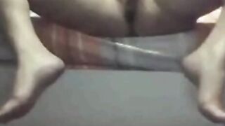 Heiße Asiatin vor der Webcam