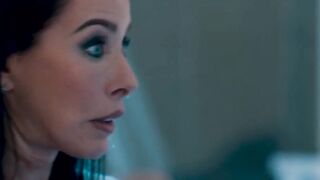 Reagan Foxx fills Gia DiBellas pussy with stepmom touch