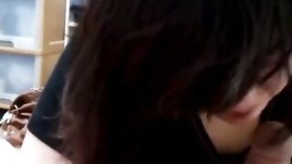 Vietnamese Adult Star Hong Nhung Gives Amateur Blowjob