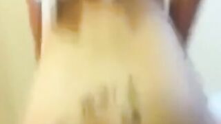 Chinese Amateur Writes on Her Butt