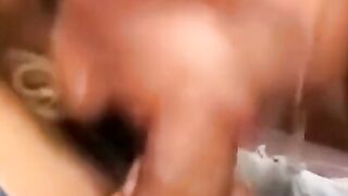 Blond MILF gungar med en stor kuk Svensk Stud