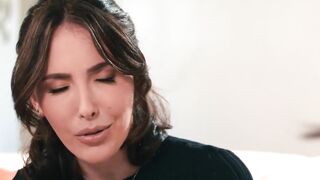 I know shes a lesbian,wanna lick that chubby pussy so bad