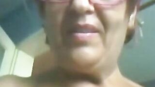 Sexy Senior's Webcam Show: Amateur Granny's Exhibition!
