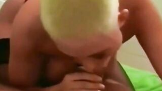 Big-titted dansk blondine Tina's stramme fisse kneppet hårdt