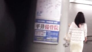 Sexy Asians drop panties and leak in ladies room stall