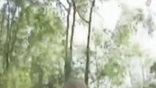 Outdoor Amateur Sex with Asian Beauty