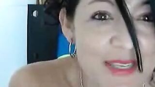 Hot Colombian Mature Beauty on Webcam