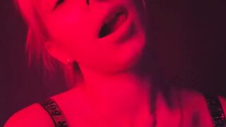 Tatted-Up Hottie Gives A Stunning Oral Performance