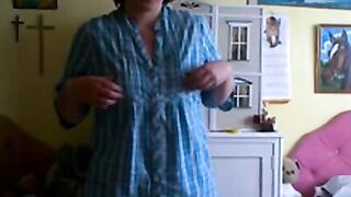 Chubby Curvy Teen Girl Masturbates And Dances For You On Cam