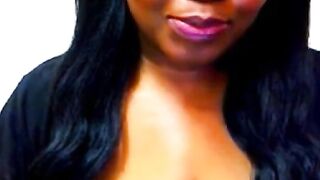 Bubble Butt Bootie Poppin' Big Boobed MILF Loves Camming