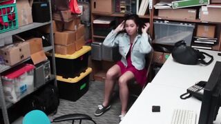 Hot Bombshell Karley Gray Sucks And Gets Fucked For Steal The Show