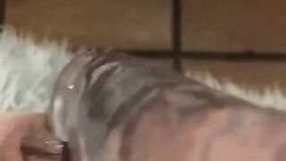 Hot MILF Uses Vibrator to Satisfying Her Sexual Desires