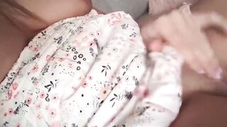 Mommy Loves Cam - Sensual WebCam Mom Masturbates To Orgasm