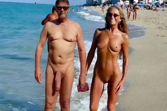 Public Beach Flasher - Mature Milfs Get Their Kicks Exposing Strangers