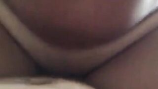 BBW Svenska Webcam Girl Spraying On Her Pussy