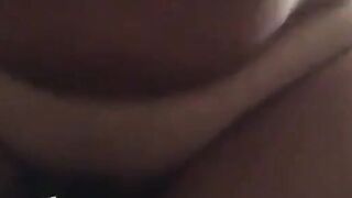 BBW Svenska Webcam Girl Spraying On Her Pussy