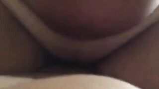 BBW Svenska Webcam Girl Spraying On Her Pussy