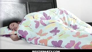 Brother Wakes Up Fucks Teens Sister During Pajama Party With Best Friends point of view - Karma Ford, Jessie Young, Nickey Huntsman, Ryan Mclane