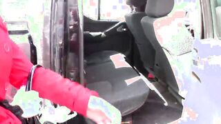 Auf der Ladeflaeche des Pickup gefickt