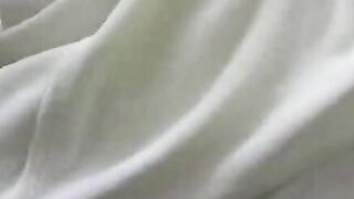 WebCam Girl Shows Off Close-Up View of Pussy in High Definition