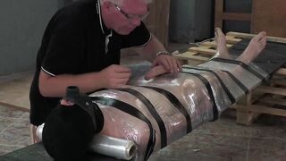 PlastiWrapped - Hot MILF Jessie Murphys' Thick Load of Sperm