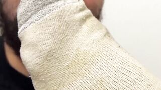 Lustful Thom sniffs sucks Joey Js big bare feet hungrily