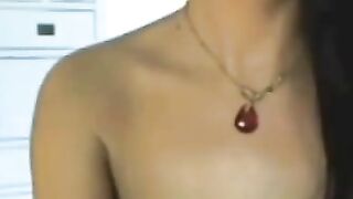 Squirting Beauty Plays with Vibrator on Webcam