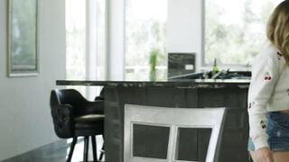 Julia Ann pleasures her stepdaughter Anna Claire Clouds tiny cunt