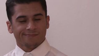 Armond Rizzo seduces straight Austin Andrews for hard anal