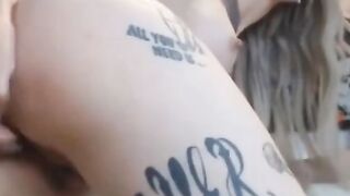 Blonde Babe Toys Herself to Orgasm on Webcam