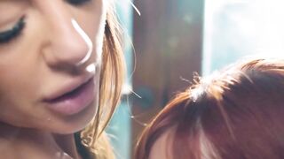Lauren Phillips offers ass to hungry stepdaughter Vanna Bardots