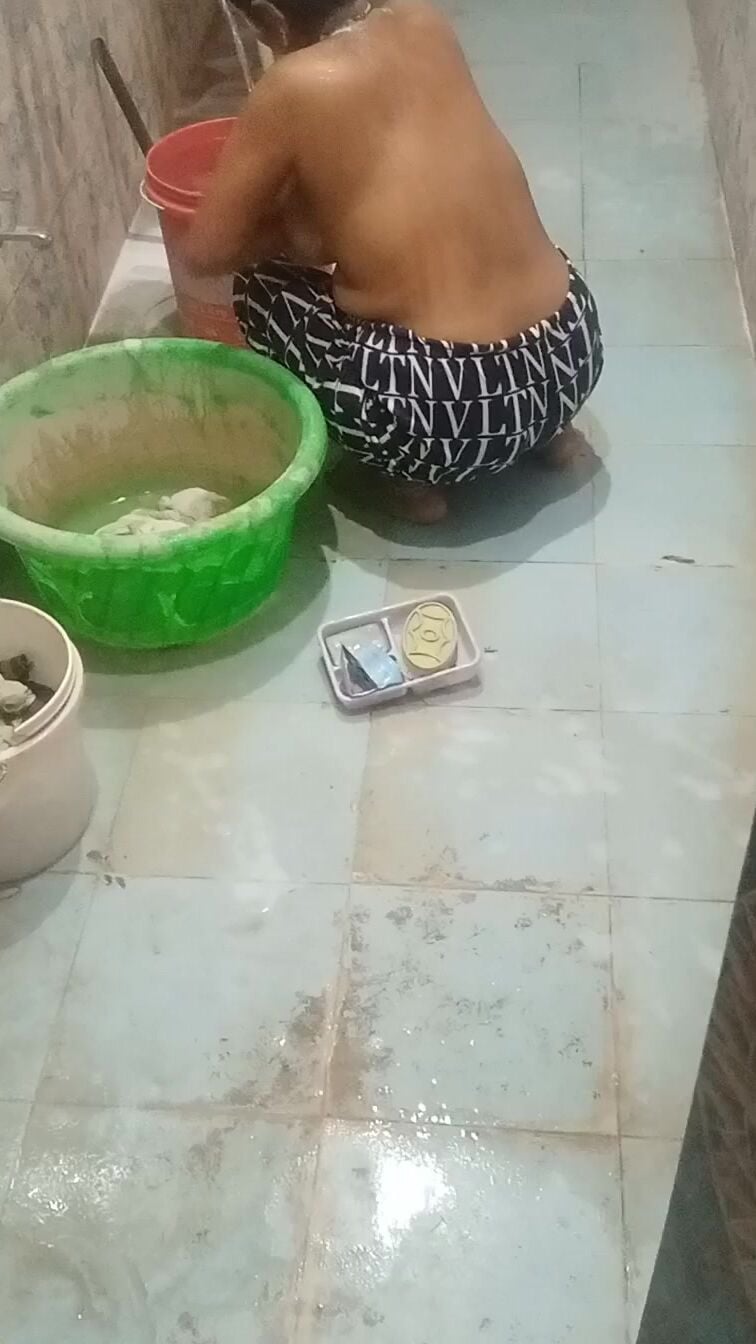 My aunty bathing mms