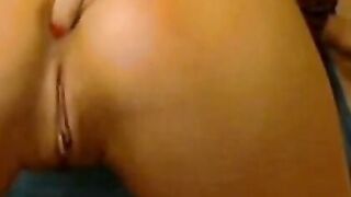 Webcam Girl DPs Herself with Fingers and Toys Hoe 2