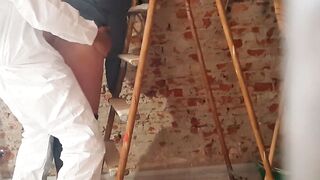 On a Building Site, I Pay a Worker with Anal and Get Cum in My Ass