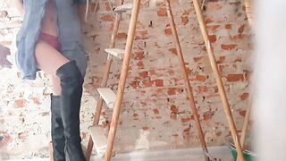 On a Building Site, I Pay a Worker with Anal and Get Cum in My Ass