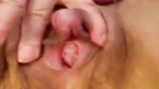 Mature Amateur Masturbates on Webcam