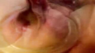 Mature Amateur Masturbates on Webcam