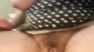 Mature Amateur Masturbates on Webcam