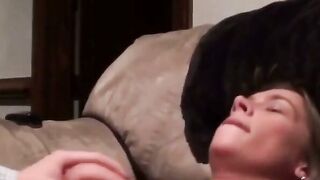 Milf Amateur Reaches Screaming Orgasm