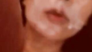 Squirt on Her Face - Solo Webcam Show