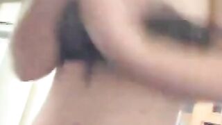 Hot Pakistani Babe Sucks Tiny Dick