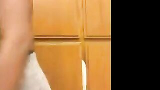 Ebony Amateur's Striptease Cam Show